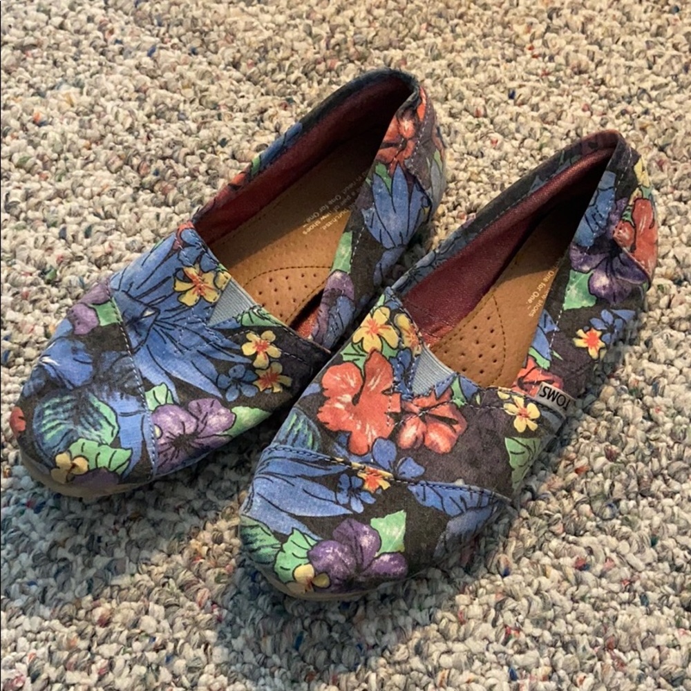 Flower TOMS